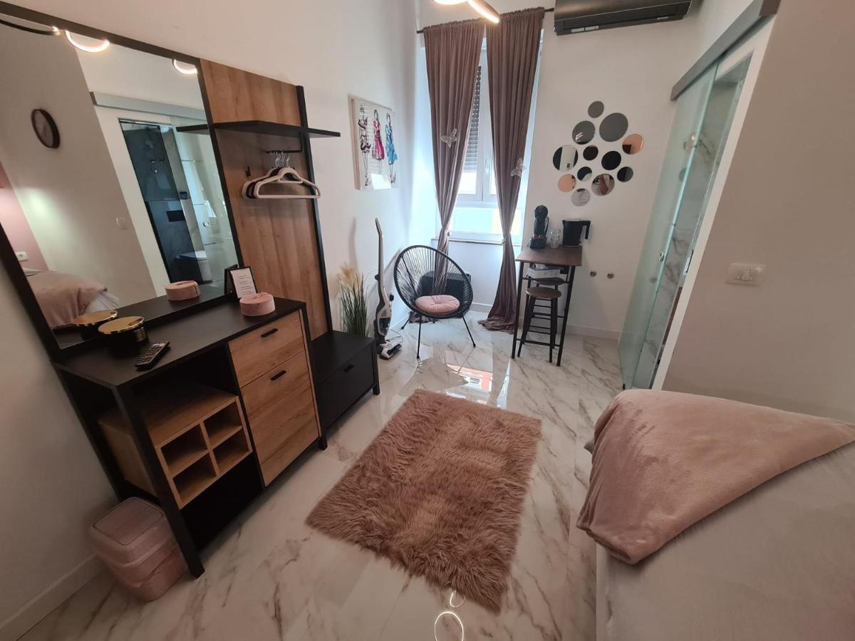 Premium Class Room ซาดาร์ ภายนอก รูปภาพ